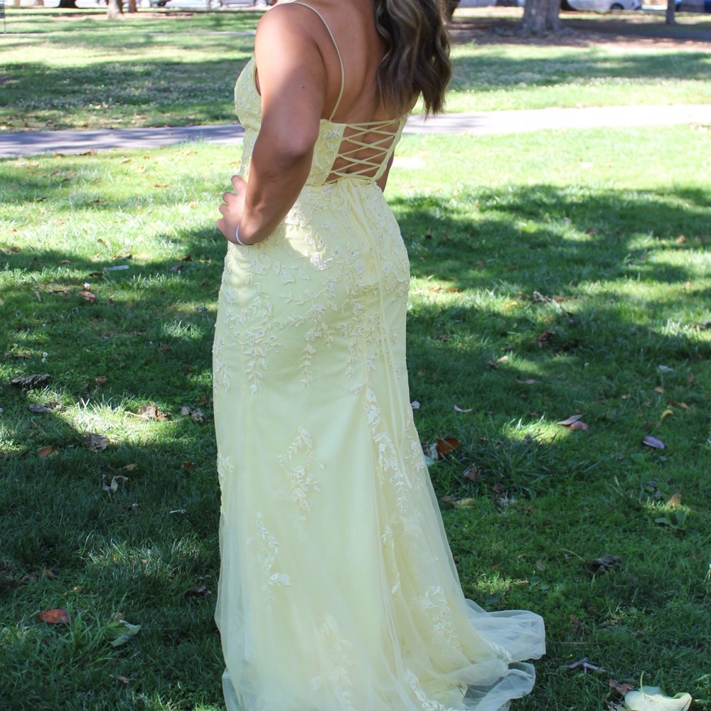 Elegant Yellow Lace Prom Dress